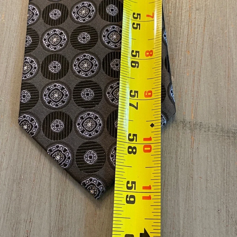 Jos A Bank Signature Collection Silk Tie Gray/Black/Blue Geometric Medallion